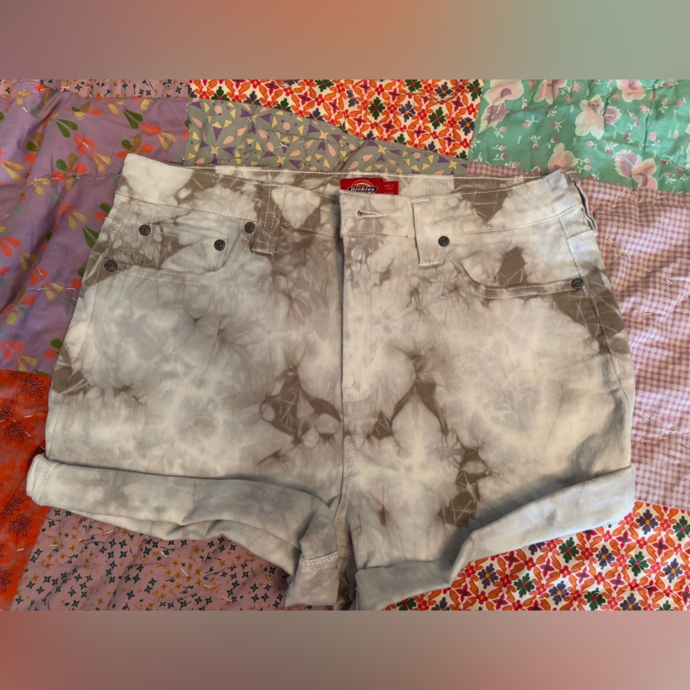 Dickies Women's Tie-Dye Shorts - Brown and White
